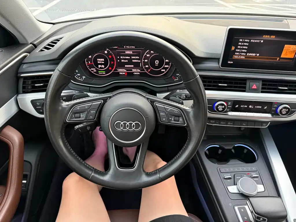 Audi A4L 2018 — фото 8
