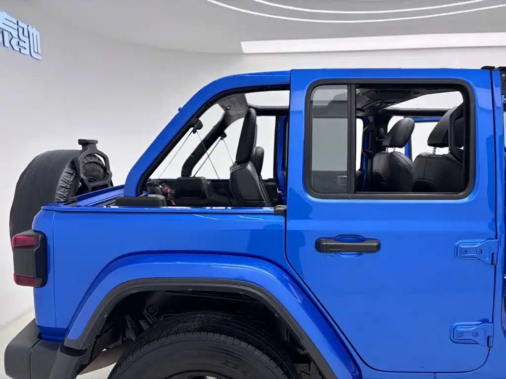 Jeep Wrangler 2023 — фото 4