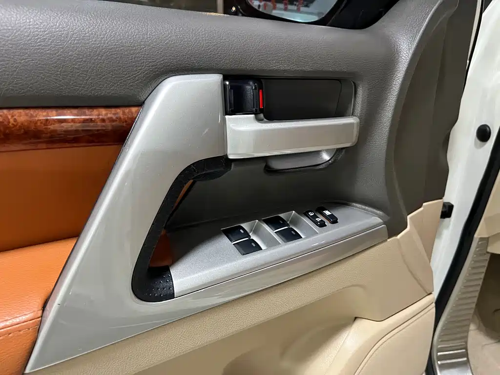 Toyota Land Cruiser 2015 — фото 13