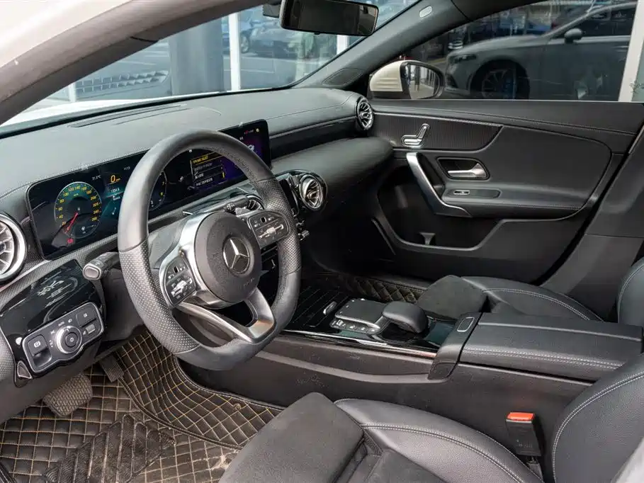 Mercedes-Benz A-Class 2021 — фото 11