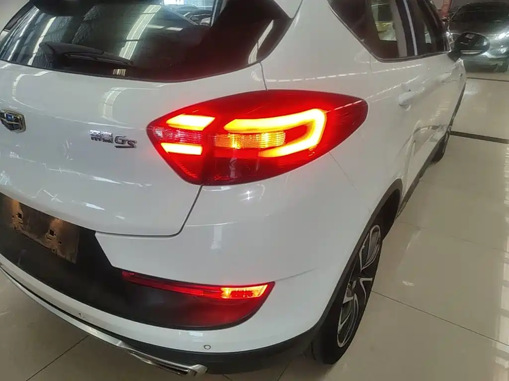 Geely Emgrand GS 2016 — фото 8