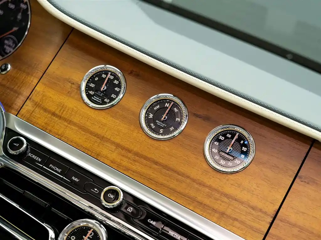 Bentley Flying Spur PHEV 2023 — фото 20