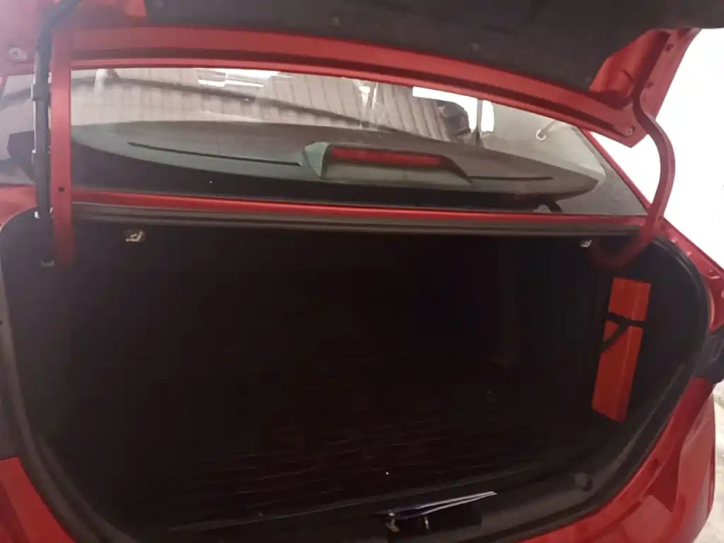 Mazda 3 Axela 2017 — фото 19
