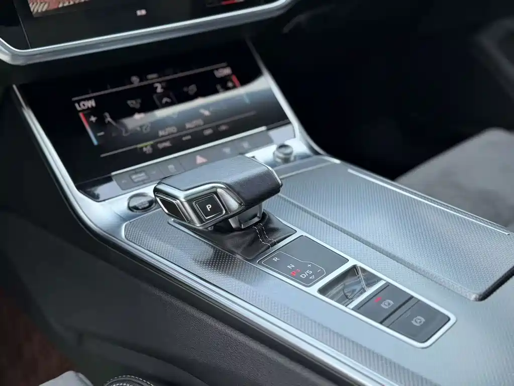Audi A6L 2022 — фото 13