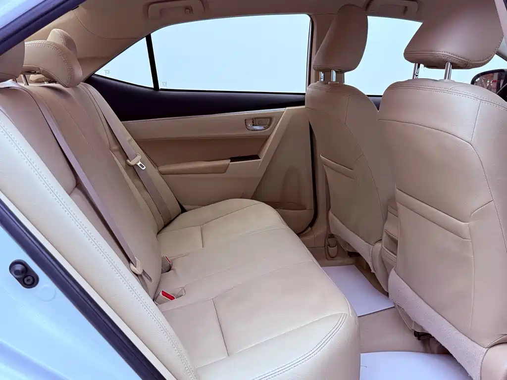 Toyota Corolla 2015 — фото 19