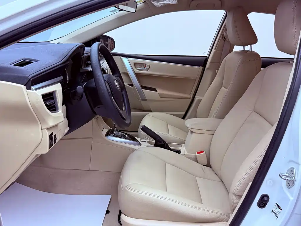 Toyota Corolla 2015 — фото 10