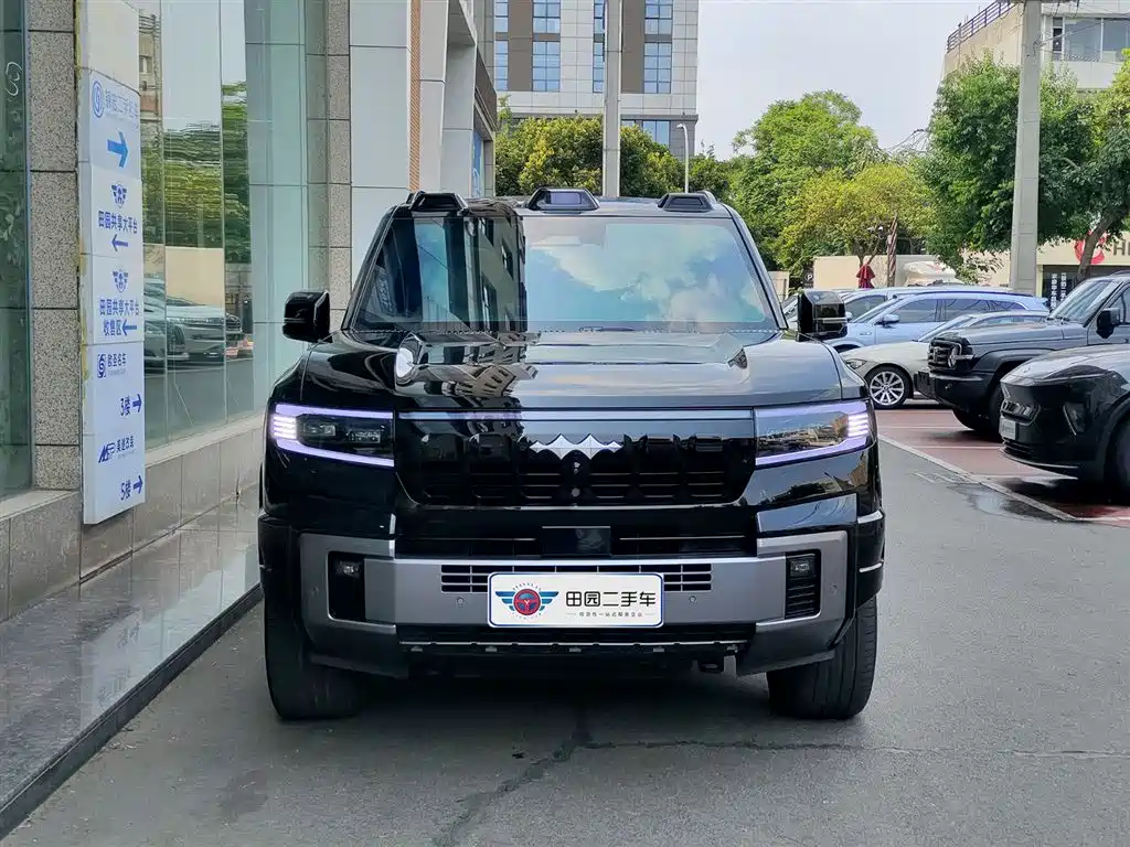 Fang Cheng Bao Leopard 8 2025
