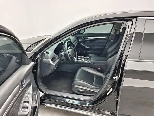 Honda Accord 2022 — фото 8