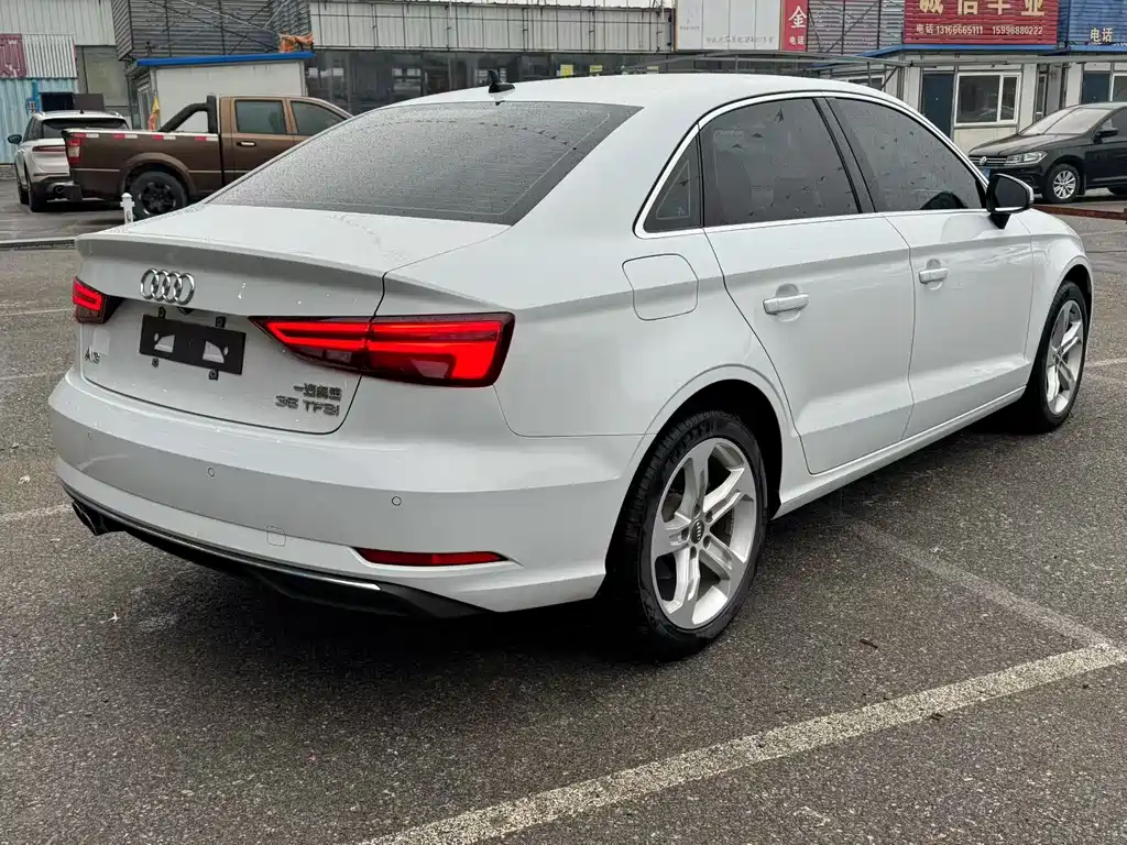 Audi A3 2019 — фото 9