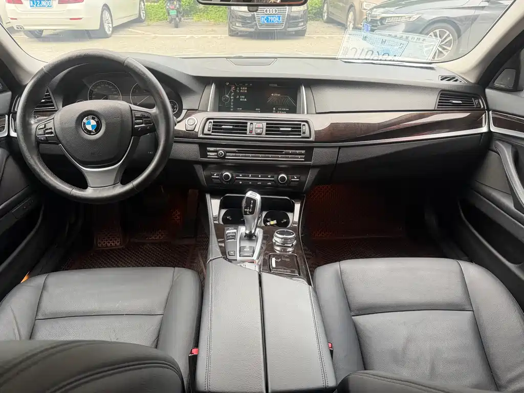 BMW 5 Series 2015 — фото 9