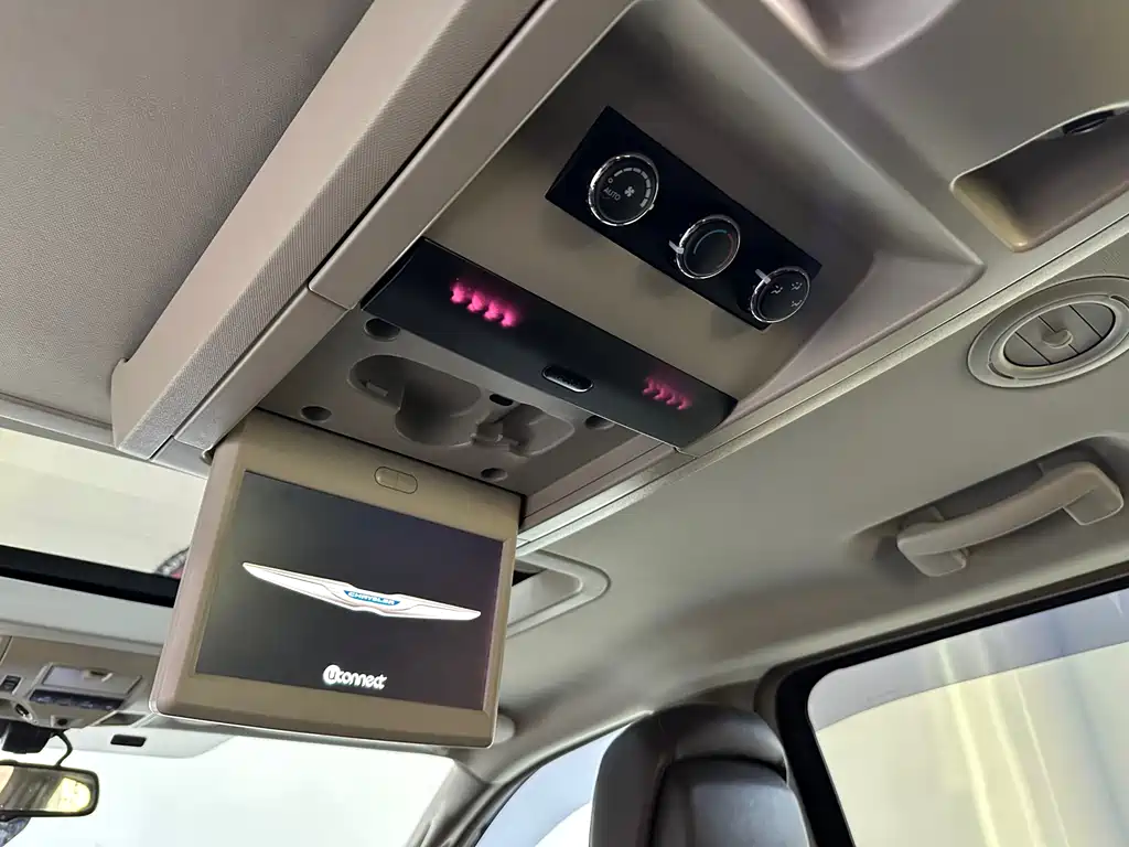 Chrysler Grand Voyager 2014 — фото 19