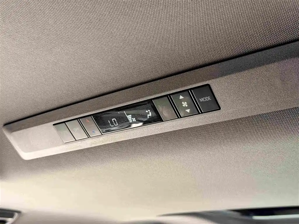 Toyota Sienna 2025 — фото 27