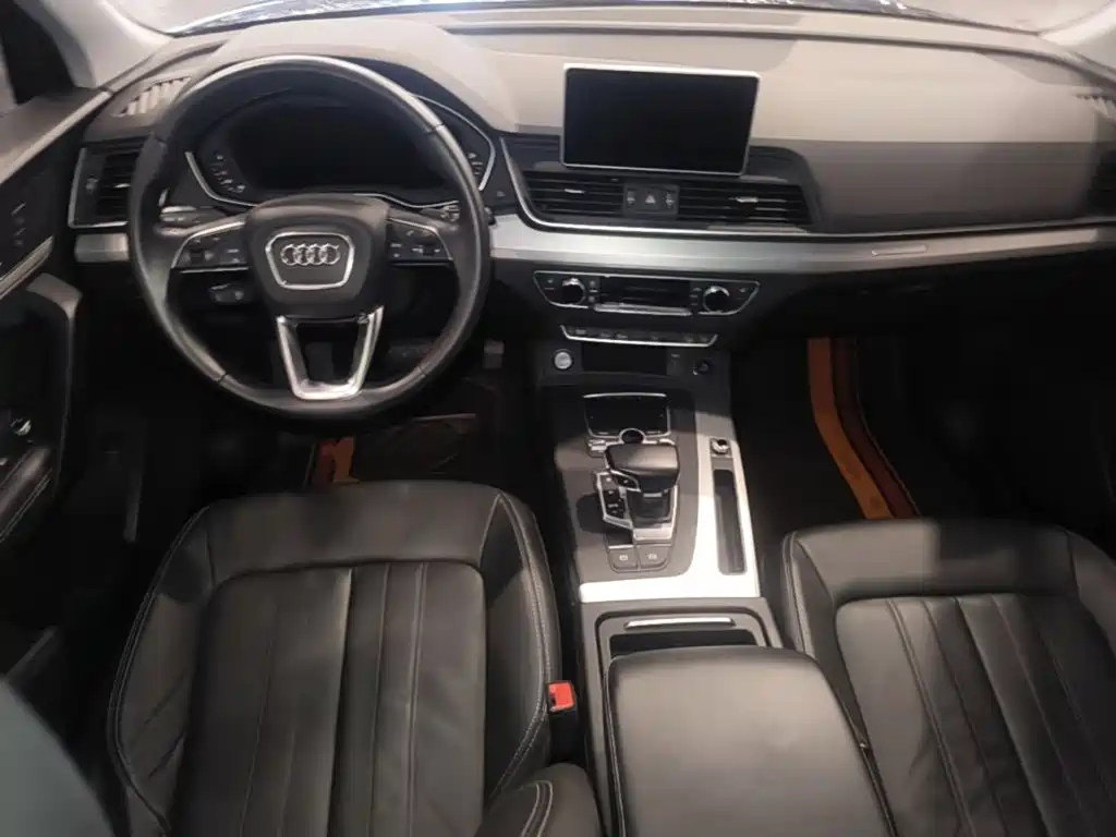 Audi Q5L 2021 — фото 10