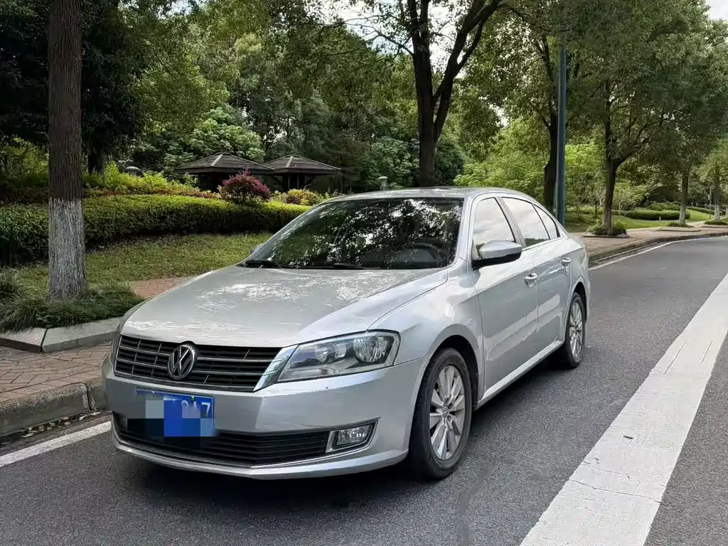 Volkswagen Lavida 2013