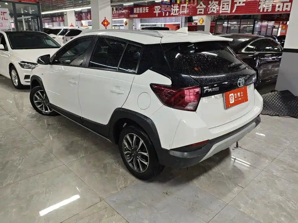 Toyota Yaris L 2022
