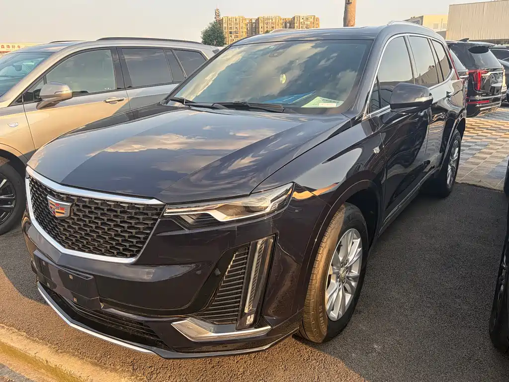 Cadillac XT6 2022 — фото 1