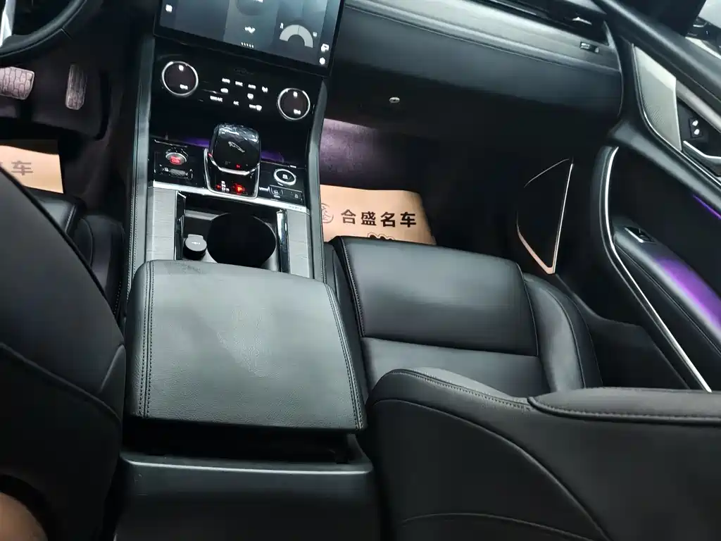 Jaguar XFL 2022 — фото 14