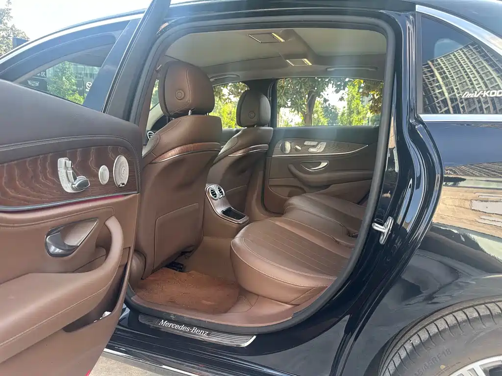 Mercedes-Benz E-Class 2022