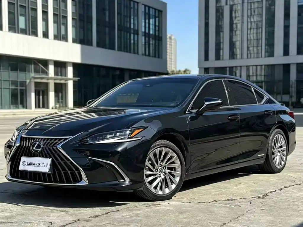 Lexus ES 2021