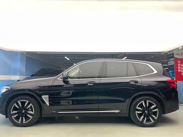 BMW iX3 2021
