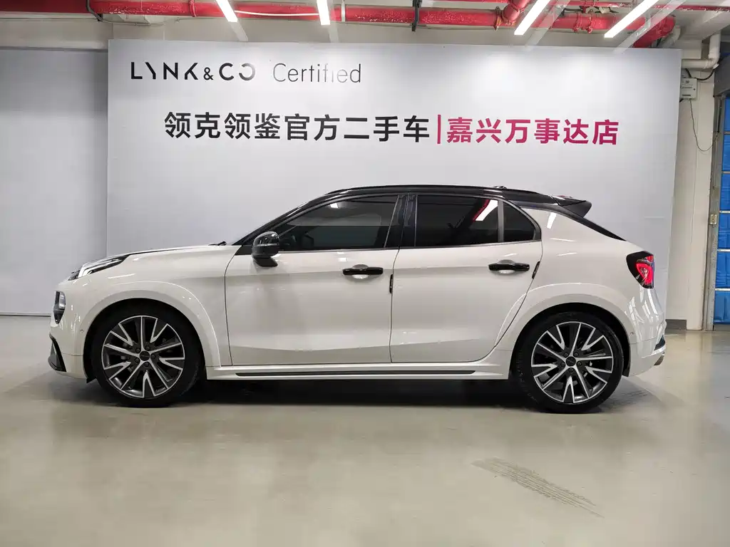 Lynk & Co 02 Hatchback 2022 — фото 13