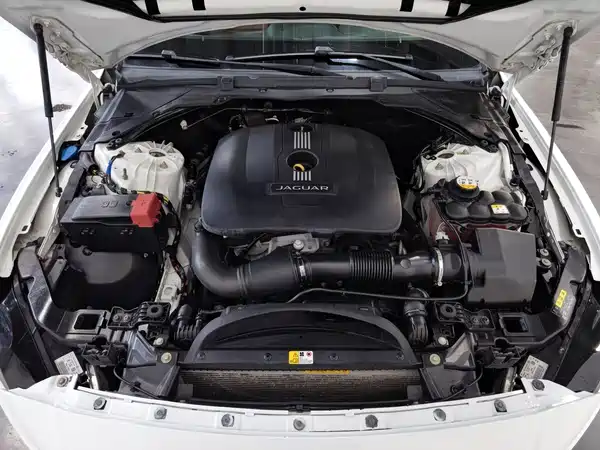 Jaguar XE 2016