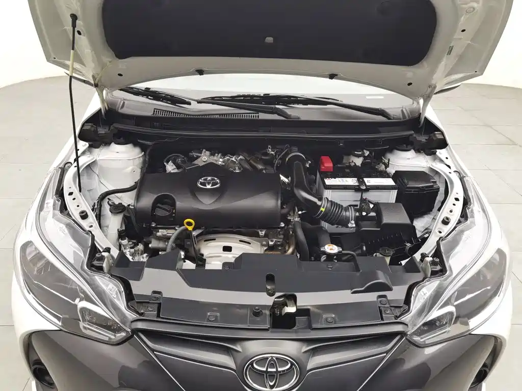 Toyota Yaris L 2022