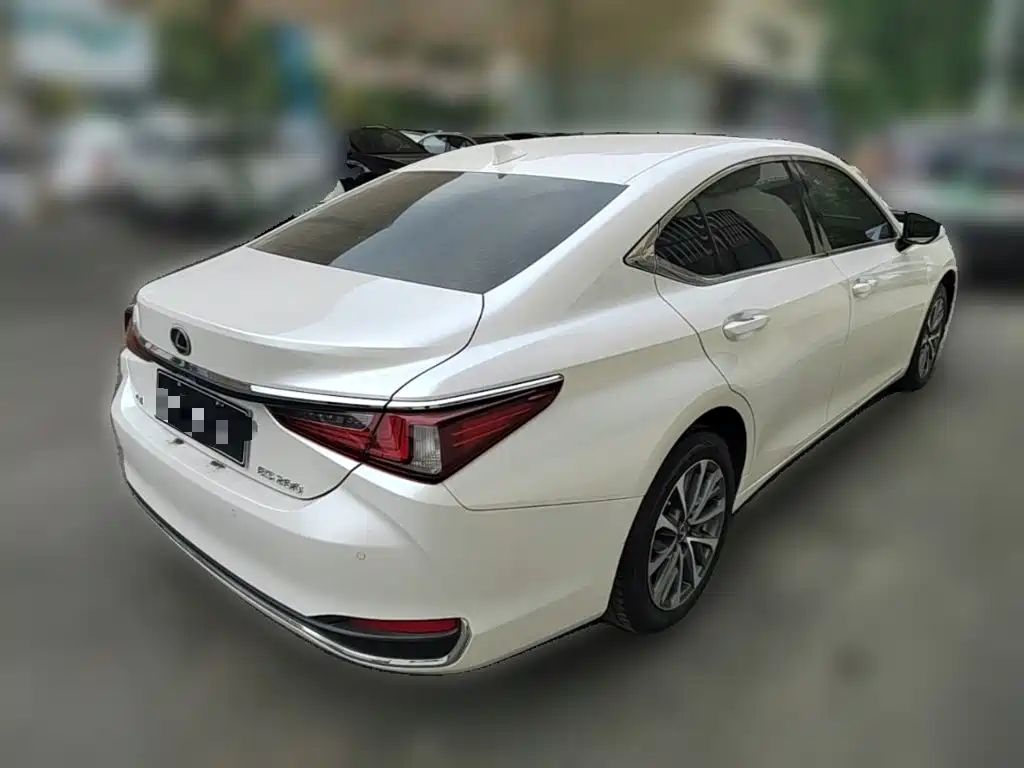Lexus ES 2024 — фото 12