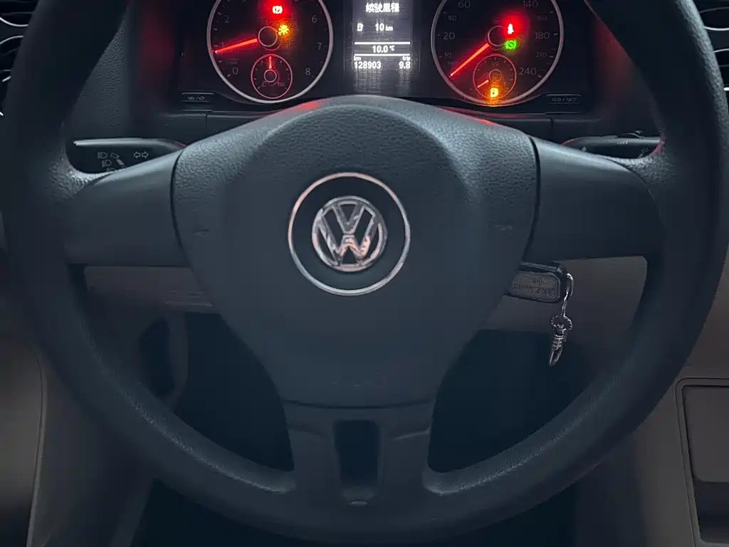 Volkswagen Tiguan 2015 — фото 11