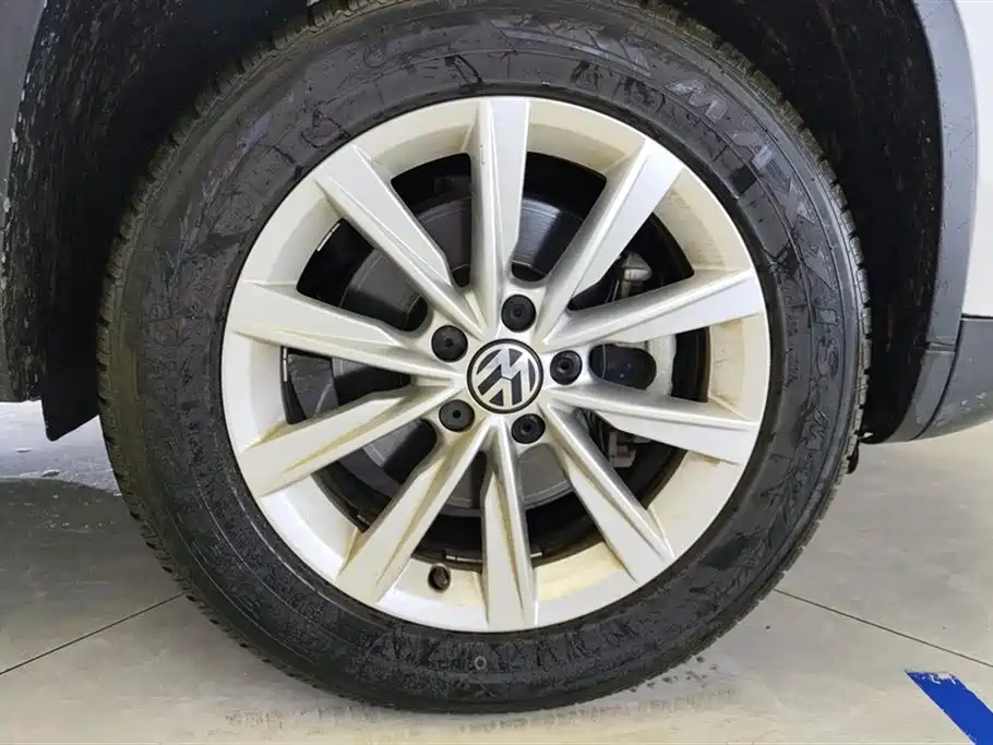 Volkswagen Tiguan 2019 — фото 6