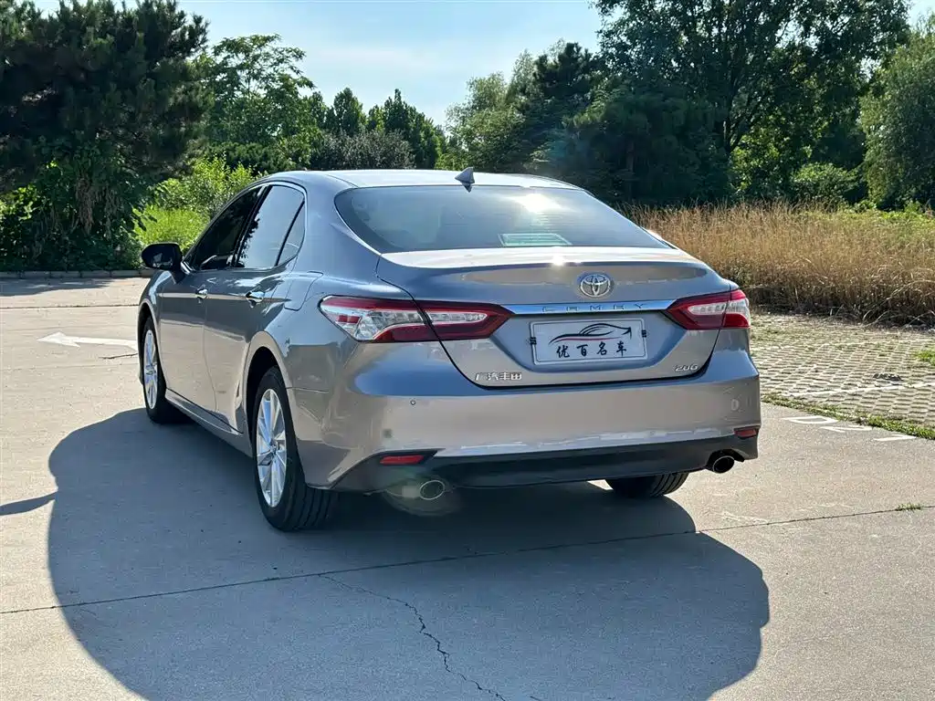 Toyota Camry 2023 — фото 4