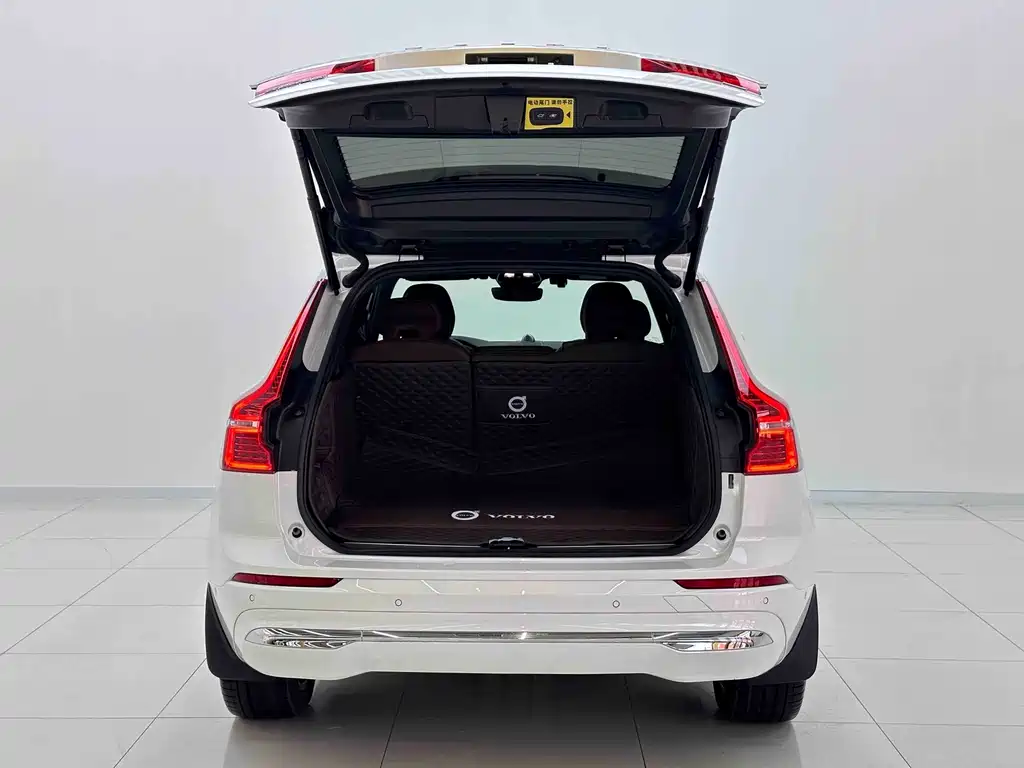 Volvo XC60 PHEV 2024 — фото 8