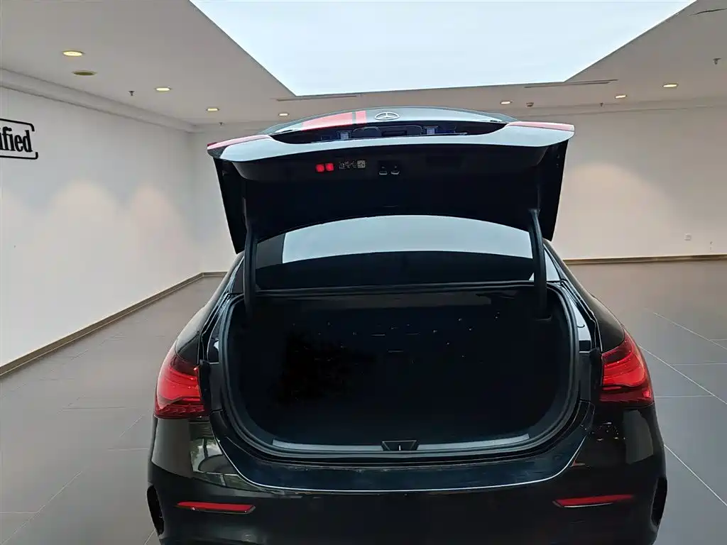 Mercedes-Benz A-Class AMG 2025 — фото 18