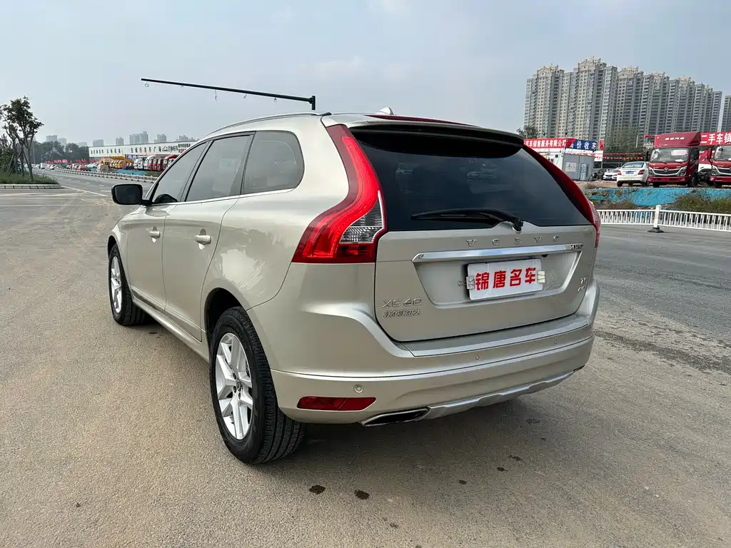Volvo XC60 2016 — фото 14