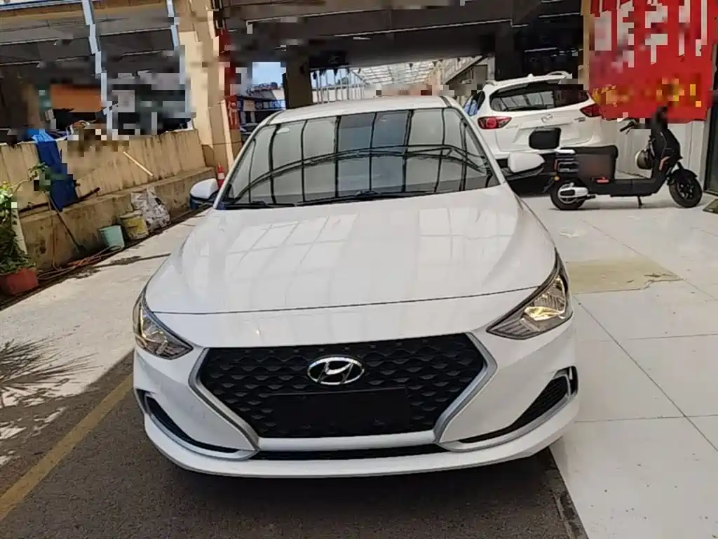 Hyundai Elantra 2020 — фото 3