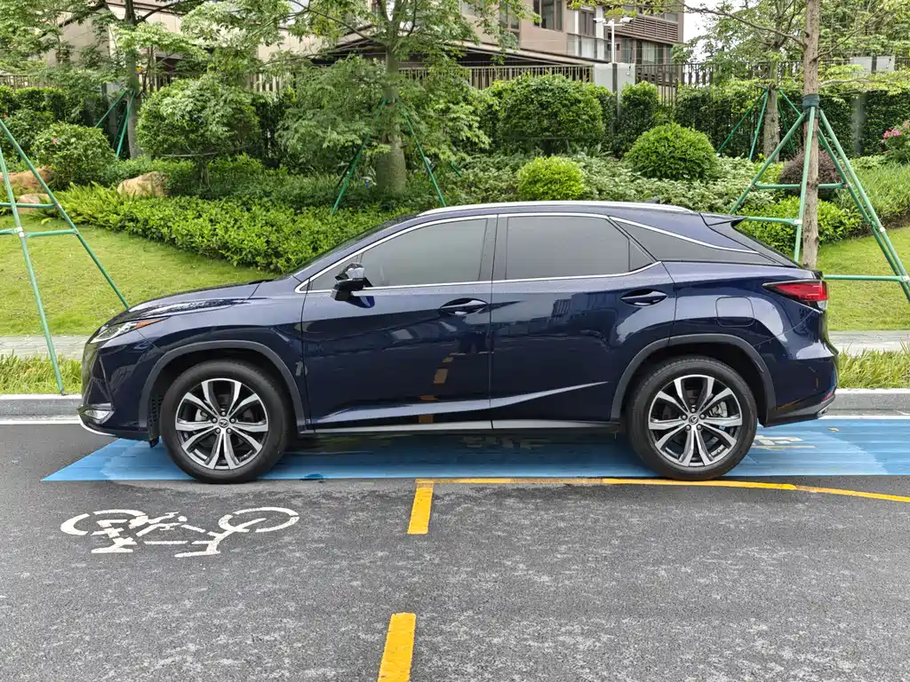 Lexus RX 2022