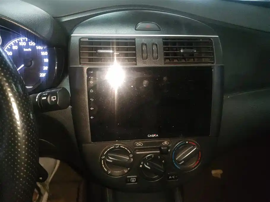 Nissan Tiida 2015 — фото 13