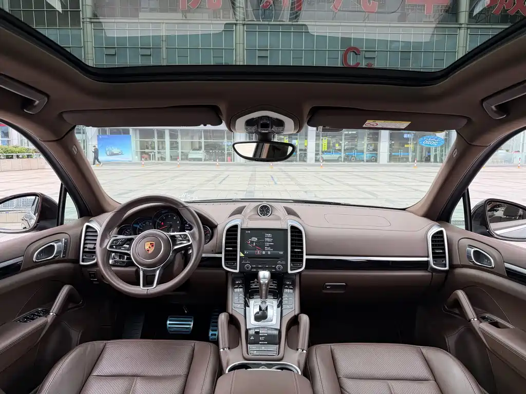 Porsche Cayenne 2017 — фото 12