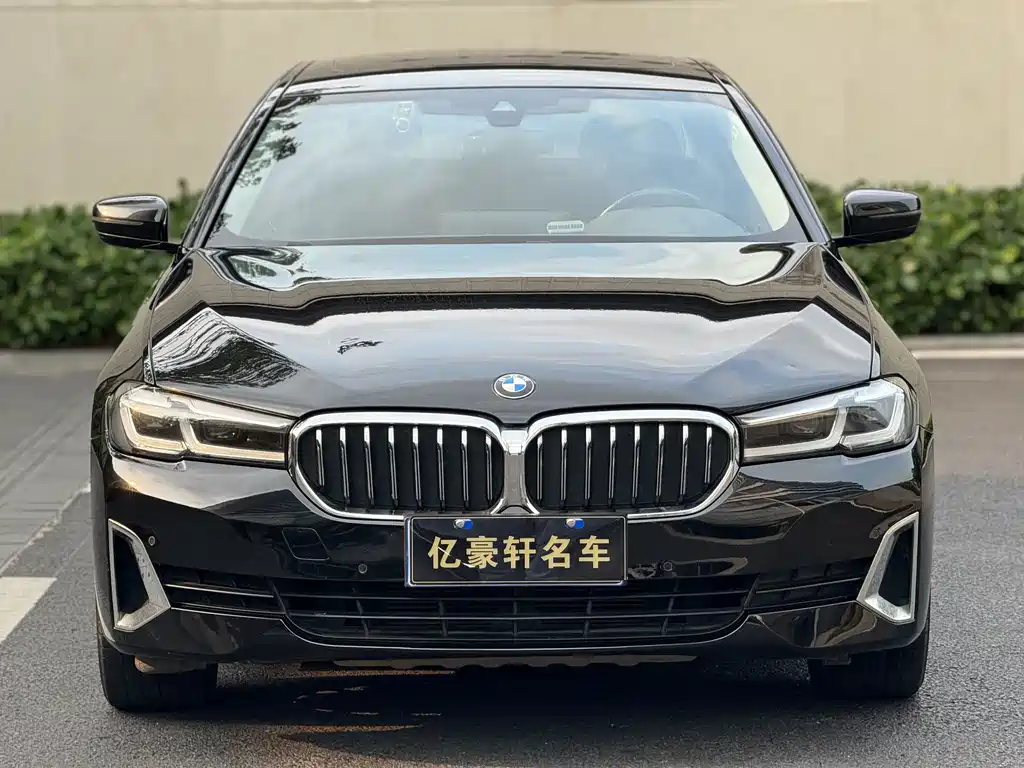 BMW 5 Series 2021 — фото 2
