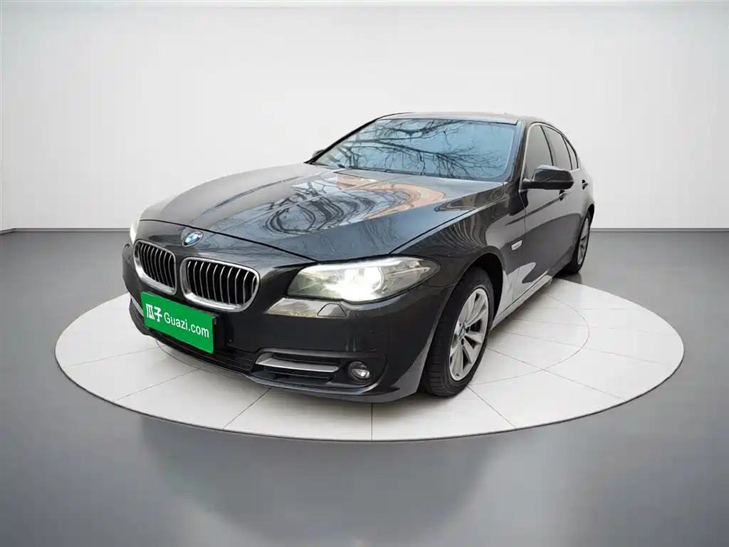 BMW 5 Series 2016 — фото 1