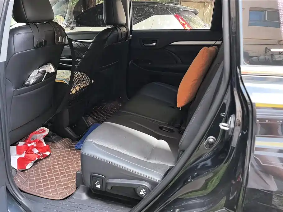 Toyota Highlander 2020 — фото 11