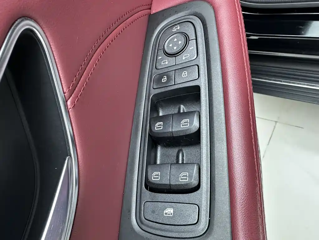 Jetour X70 PLUS 2023 — фото 18