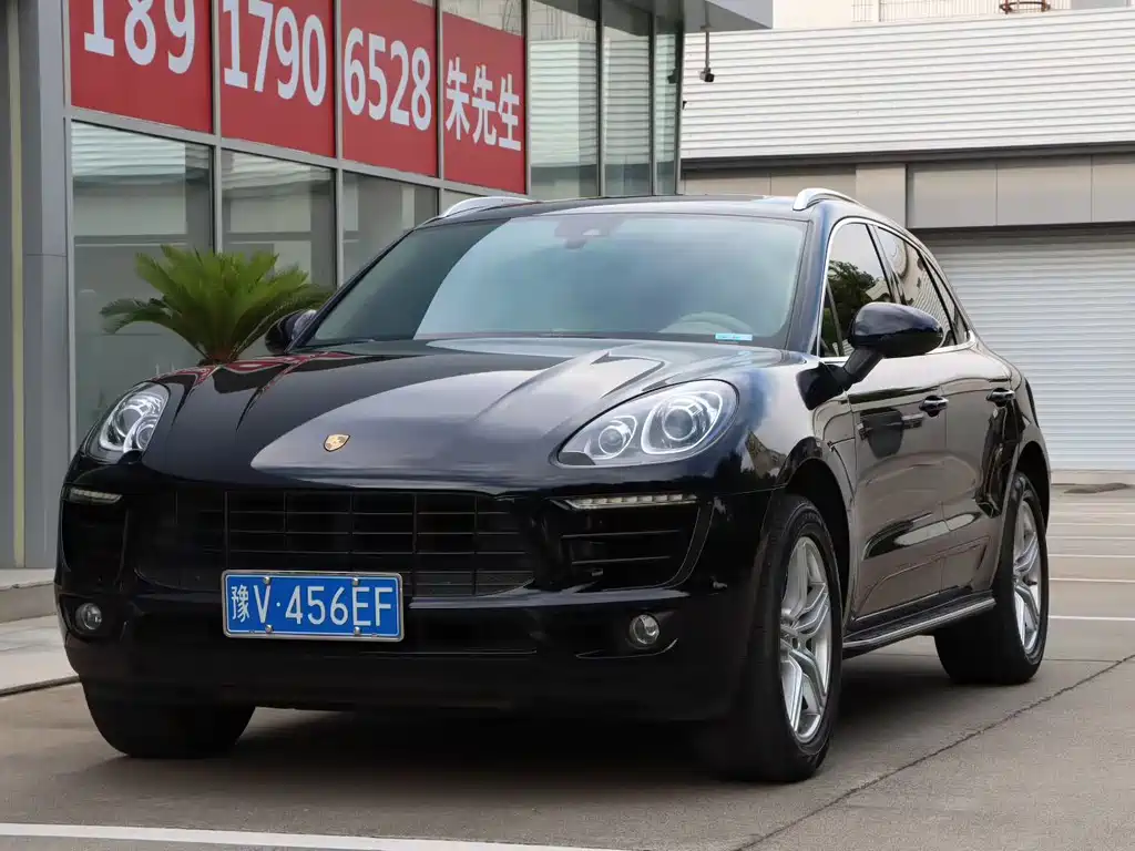 Porsche Macan 2017 — фото 1