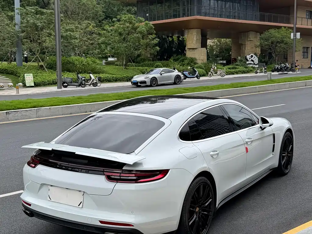 Porsche Panamera 2019 — фото 15