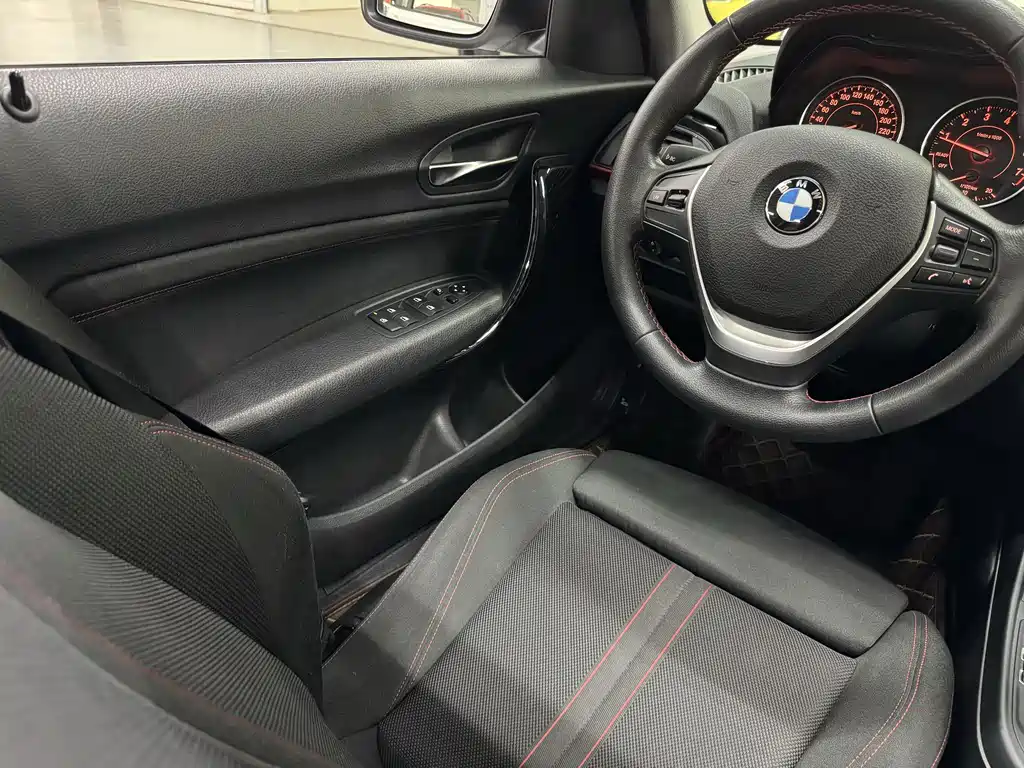 BMW 1 Series 2016 — фото 13