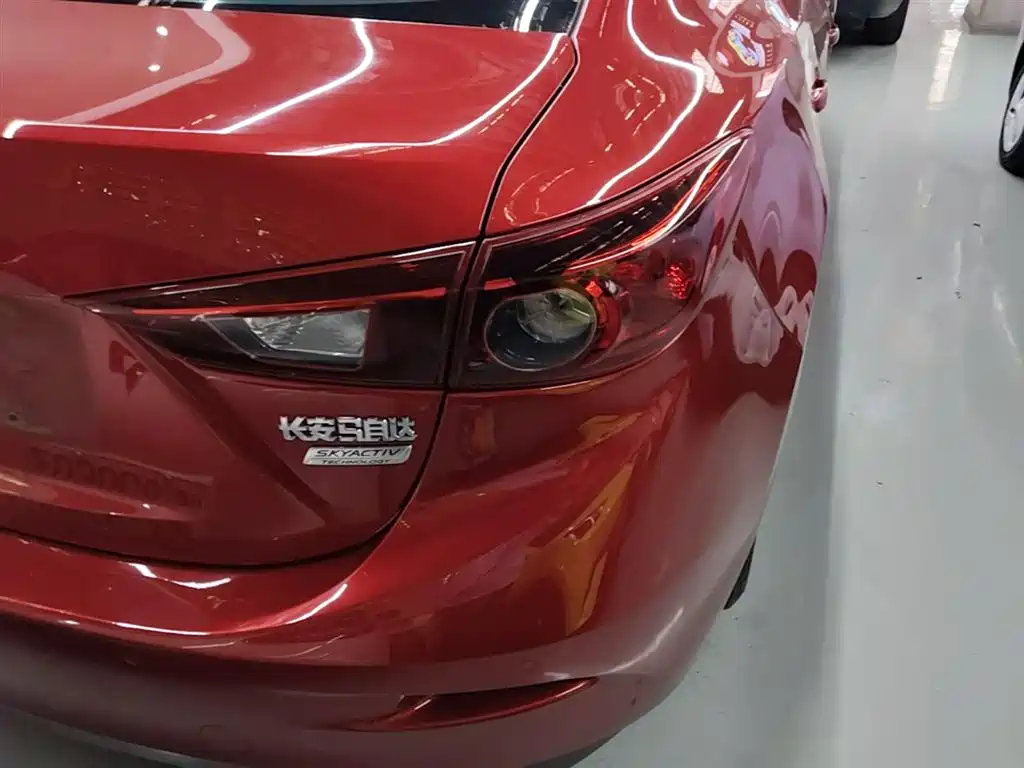 Mazda 3 Axela 2016 — фото 8
