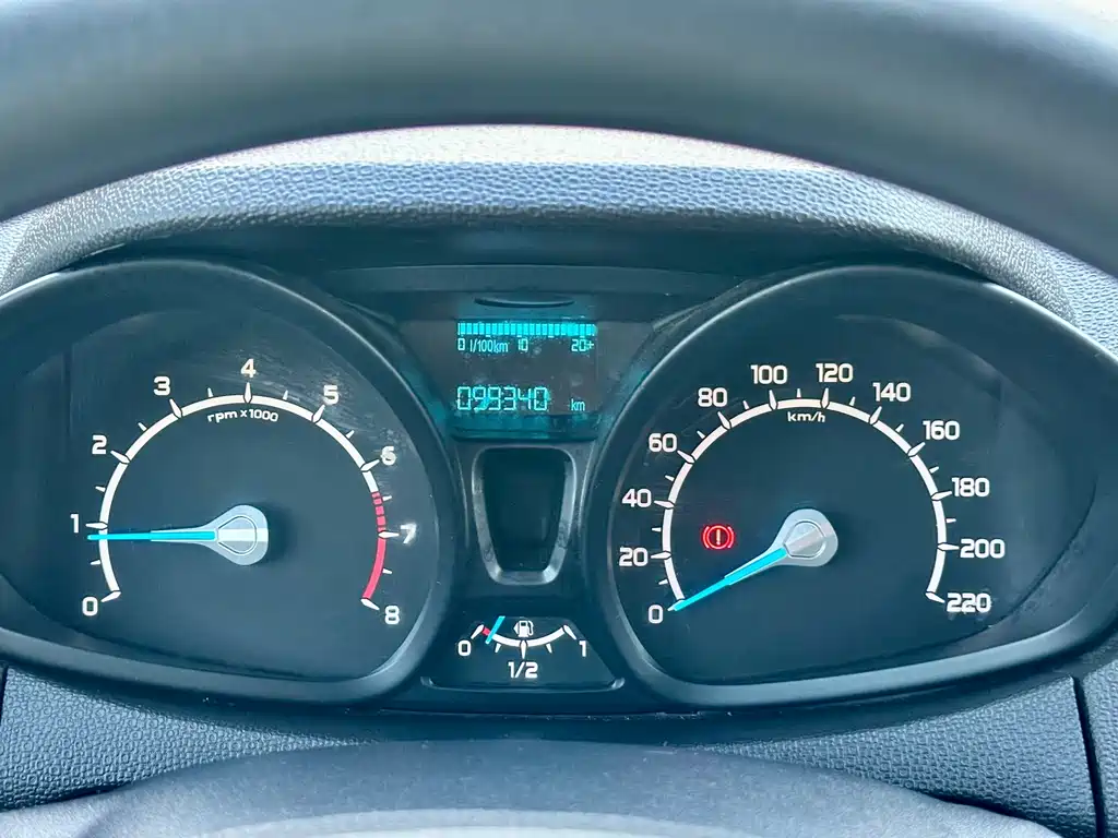 Ford EcoSport 2015 — фото 40