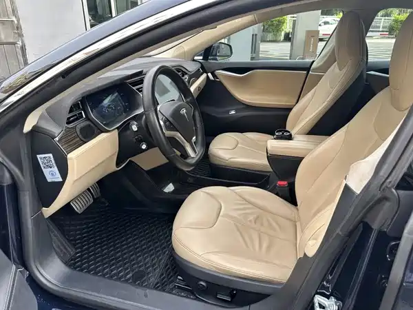 Tesla Model S 2016
