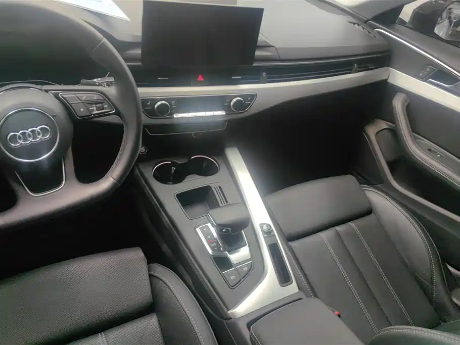 Audi A4L 2022 — фото 16