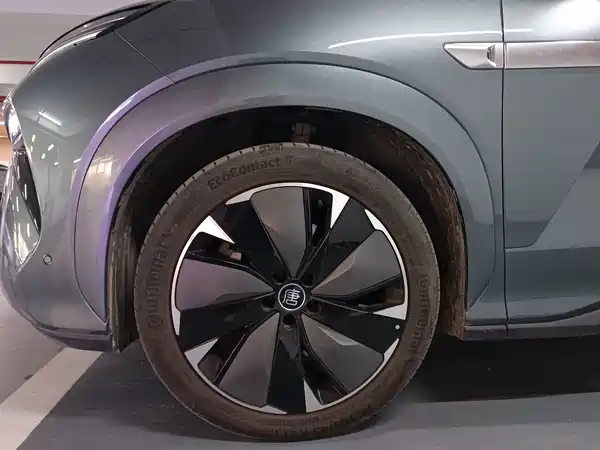 BYD Tang L 2025